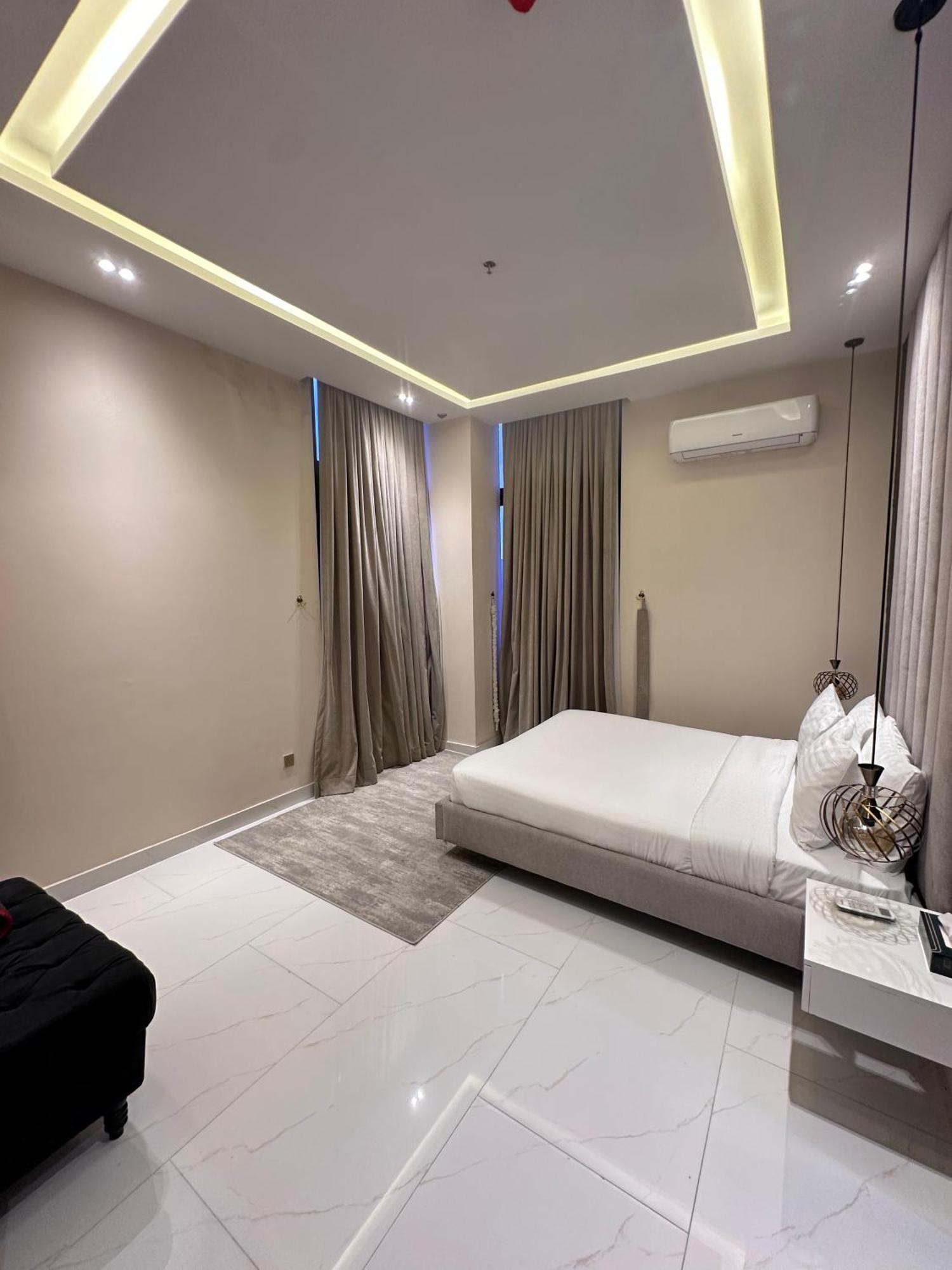 Pavilion Suites - Premium Aparthotel In Bahria Town ราวัลปินดี ภายนอก รูปภาพ