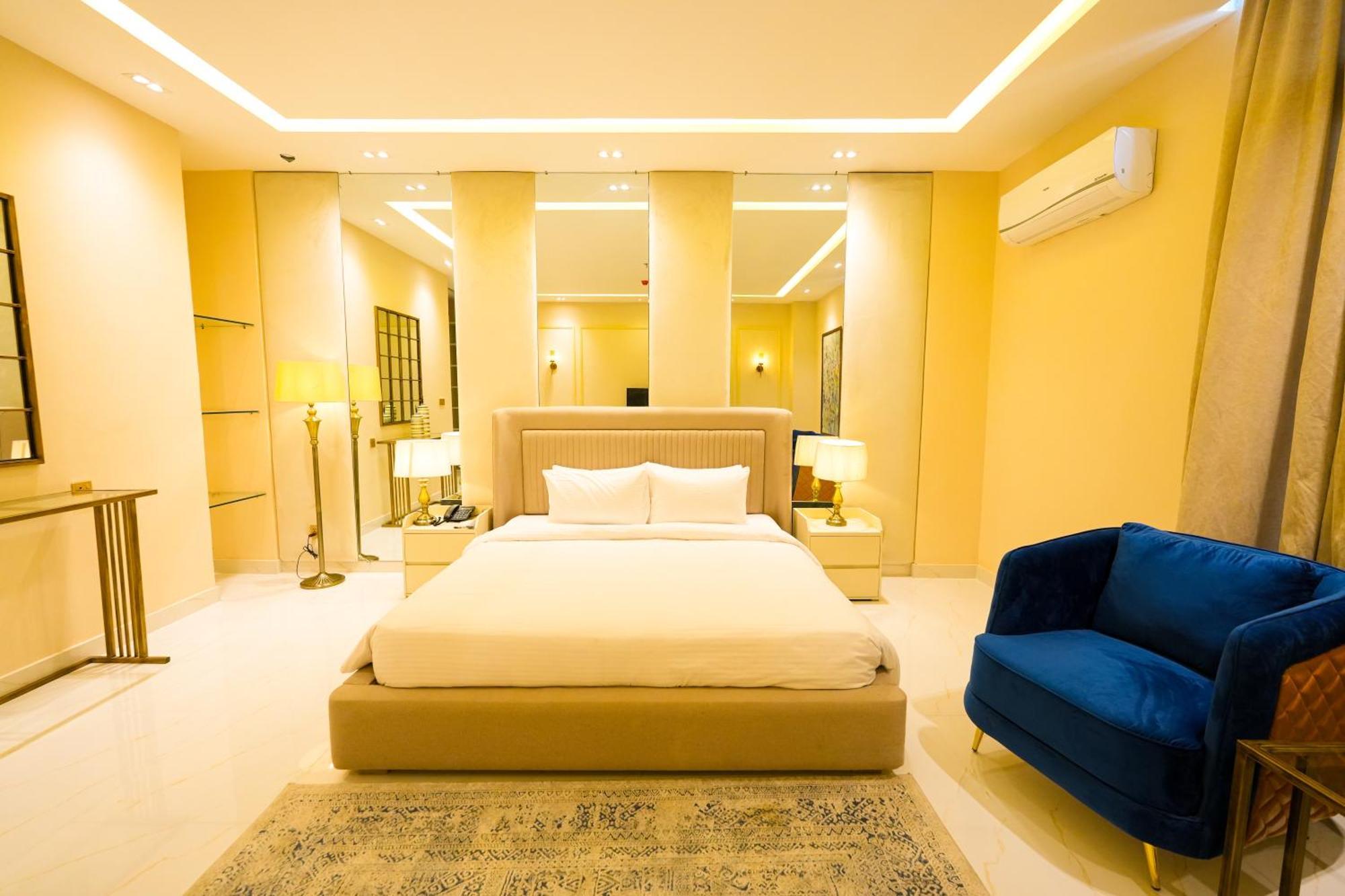 Pavilion Suites - Premium Aparthotel In Bahria Town ราวัลปินดี ภายนอก รูปภาพ