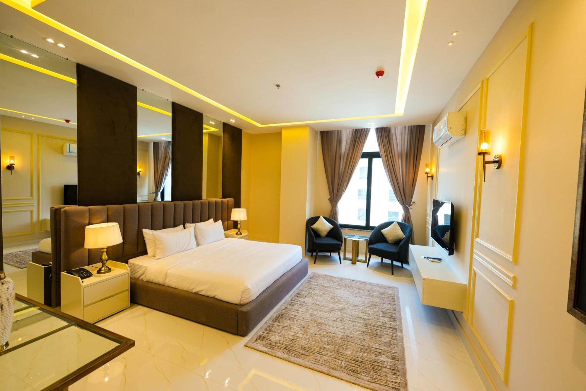 Pavilion Suites - Premium Aparthotel In Bahria Town ราวัลปินดี ภายนอก รูปภาพ